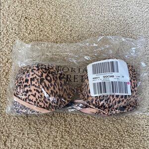 NWT Victoria’s Secret Push up bra 34B